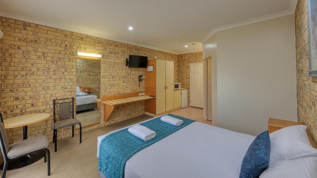 Mulga Country Motor Inn Charleville-Mézières Exterior foto