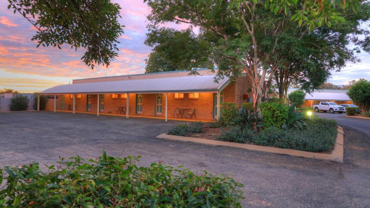 Mulga Country Motor Inn Charleville-Mézières Exterior foto