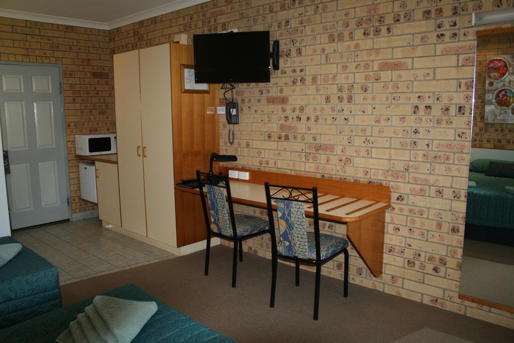 Mulga Country Motor Inn Charleville-Mézières Zimmer foto
