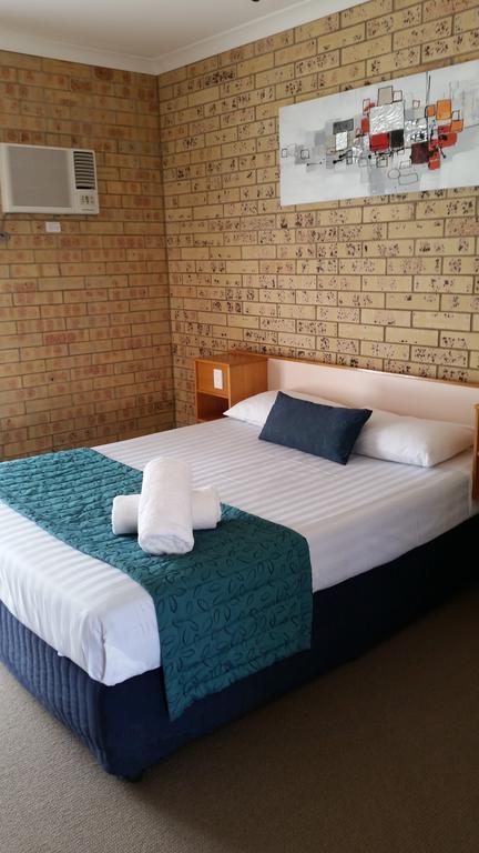 Mulga Country Motor Inn Charleville-Mézières Exterior foto